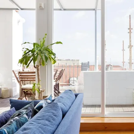דירה Amazing Rooftop Terrace With River And Historic View 4 Bedrooms 4 Bathrooms Ac 19th Century Building Chiado ליסבון
