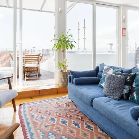 Amazing Rooftop Terrace With River And Historic View 4 Bedrooms 4 Bathrooms Ac 19th Century Building Chiado ליסבון