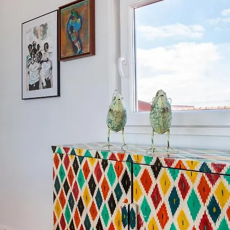 Amazing Rooftop Terrace With River And Historic View 4 Bedrooms 4 Bathrooms Ac 19th Century Building Chiado דירה