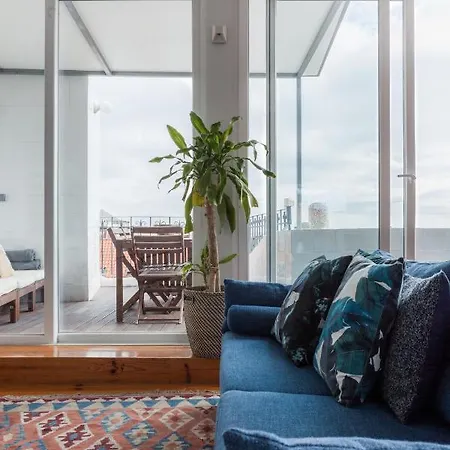 Amazing Rooftop Terrace With River And Historic View 4 Bedrooms 4 Bathrooms Ac 19th Century Building Chiado דירה