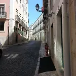Amazing Rooftop Terrace With River And Historic View 4 Bedrooms 4 Bathrooms Ac 19th Century Building Chiado 公寓