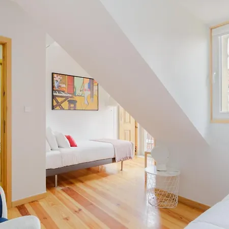 Apartman Amazing Rooftop Terrace With River And Historic View 4 Bedrooms 4 Bathrooms Ac 19th Century Building Chiado *