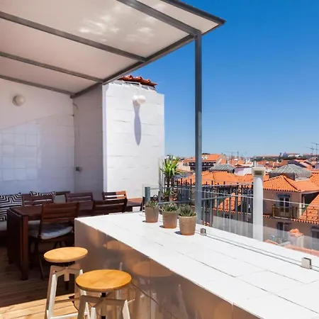 アパート Amazing Rooftop Terrace With River And Historic View 4 Bedrooms 4 Bathrooms Ac 19th Century Building Chiado リスボン