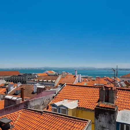 Amazing Rooftop Terrace With River And Historic View 4 Bedrooms 4 Bathrooms Ac 19th Century Building Chiado Lejlighed *