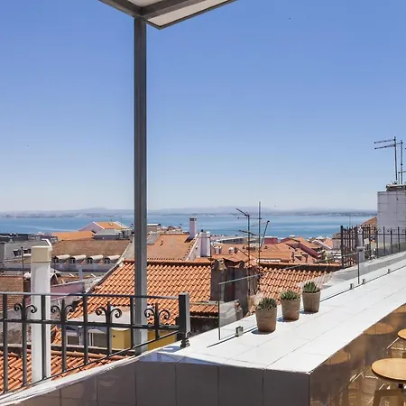 Lejlighed Amazing Rooftop Terrace With River And Historic View 4 Bedrooms 4 Bathrooms Ac 19th Century Building Chiado