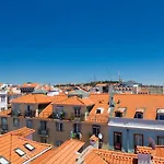 Amazing Rooftop Terrace With River And Historic View 4 Bedrooms 4 Bathrooms Ac 19th Century Building Chiado