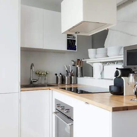 Apartment Chiado Rooftop Retreat: 19th Century Charm With River Views *