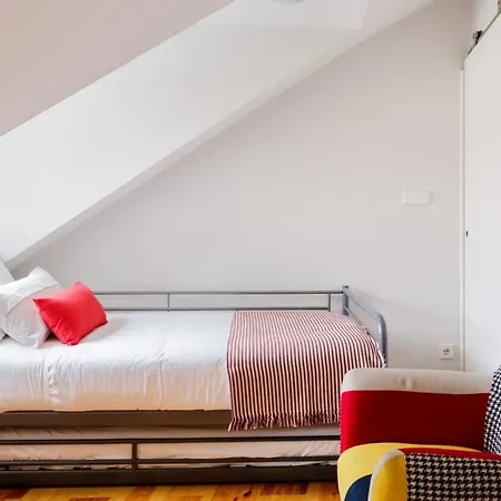 Amazing Rooftop Terrace With River And Historic View 4 Bedrooms 4 Bathrooms Ac 19th Century Building Chiado * Lisboa