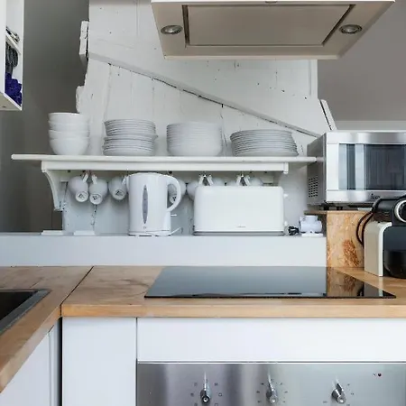 Amazing Rooftop Terrace With River And Historic View 4 Bedrooms 4 Bathrooms Ac 19th Century Building Chiado