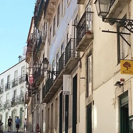Amazing Rooftop Terrace With River And Historic View 4 Bedrooms 4 Bathrooms Ac 19th Century Building Chiado 公寓 *